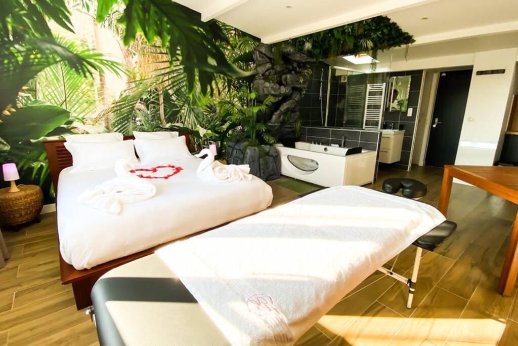 Secret Suite "Jungle" - Jacuzzi Privatif - Gare Rer C - Proche Paris 奥尔日河畔布雷蒂尼 外观 照片
